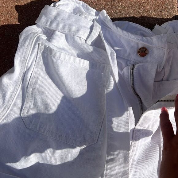 Zara Size 6 BRAND NEW - High Waisted White Jean Shorts - Picture 3 of 4